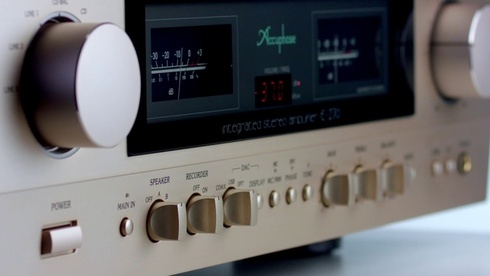 Amply Accuphase E-370 