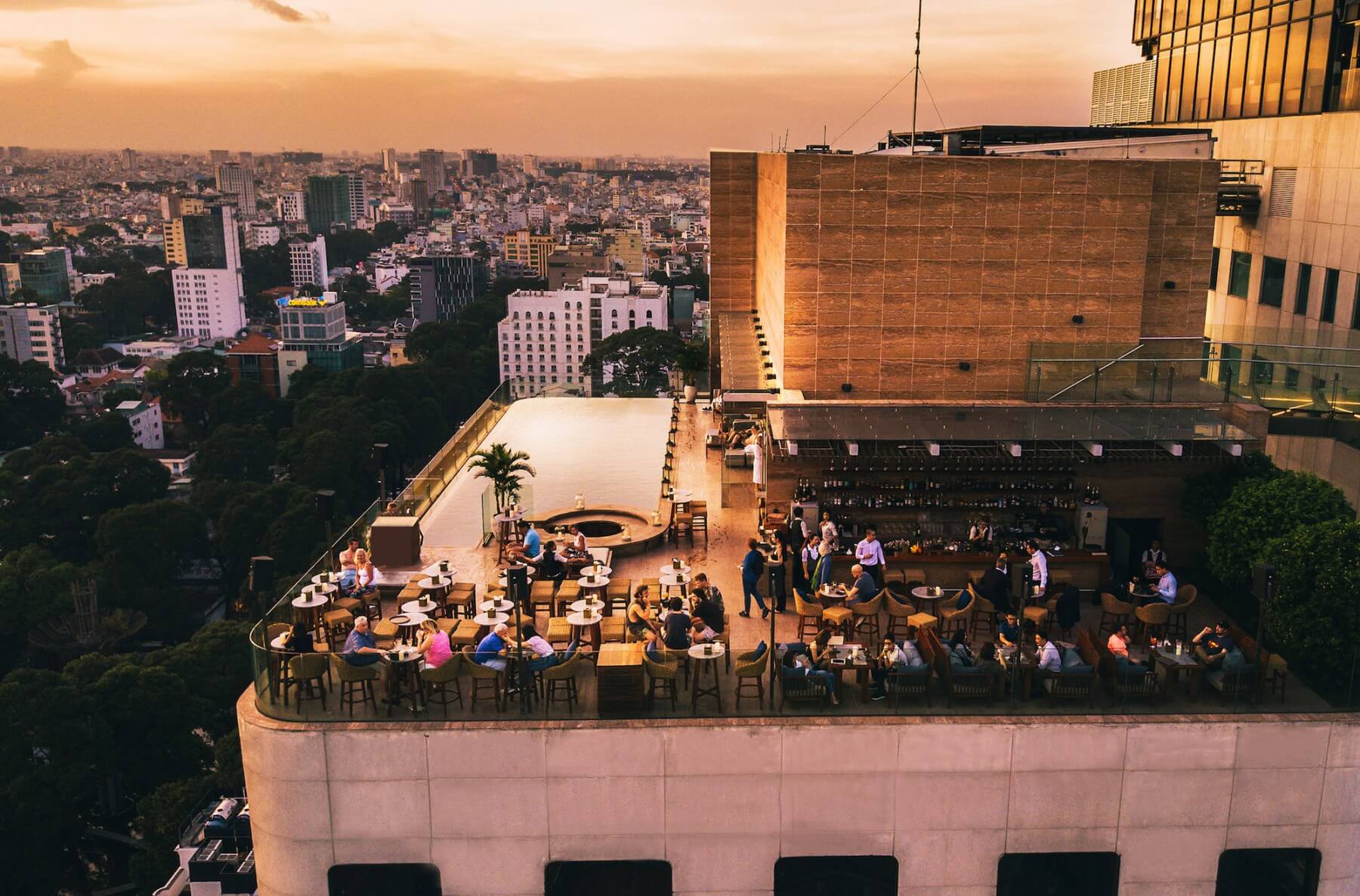 am-thanh-quan-rooftop-bar-sai-gon