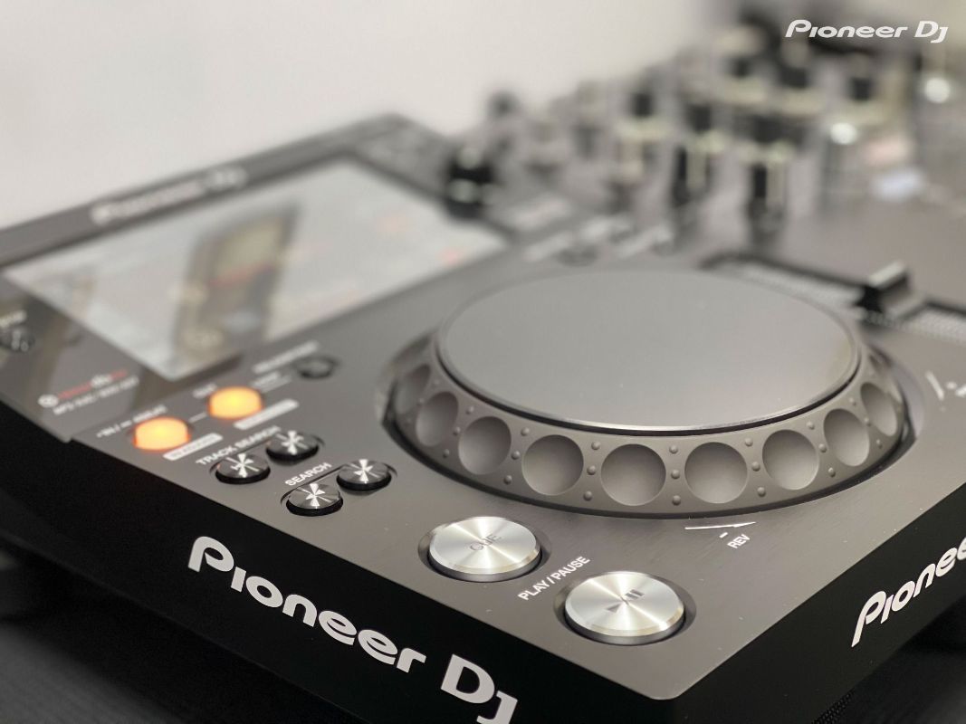 ban-dj-pioneer-xdj-700-gia-tot