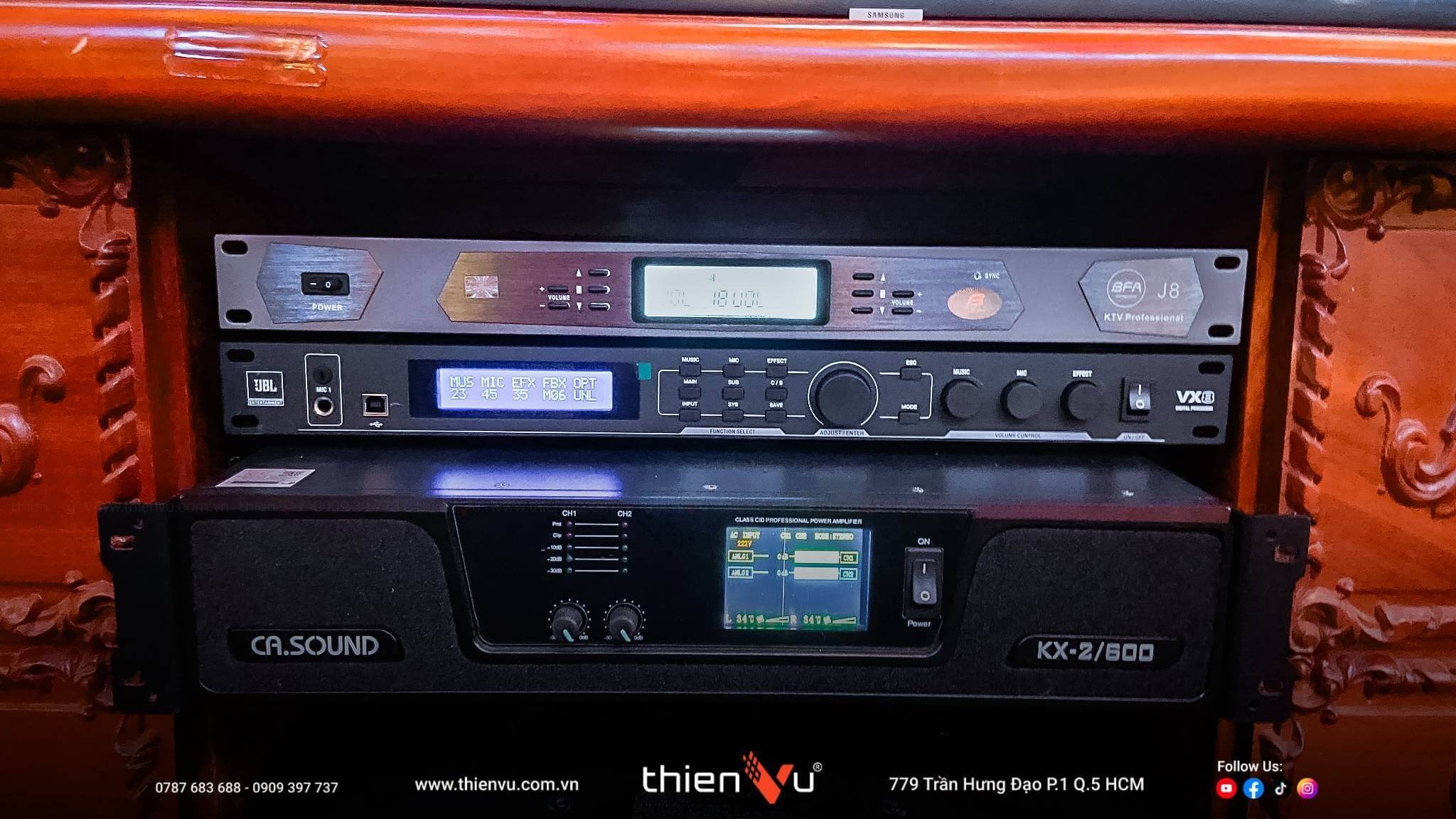 sam-vang-so-hat-karaoke-cuc-hay-jbl-vx-8