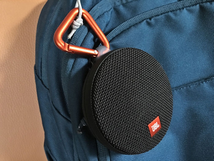 Loa di động JBL Clip 2 dễ dàng treo móc