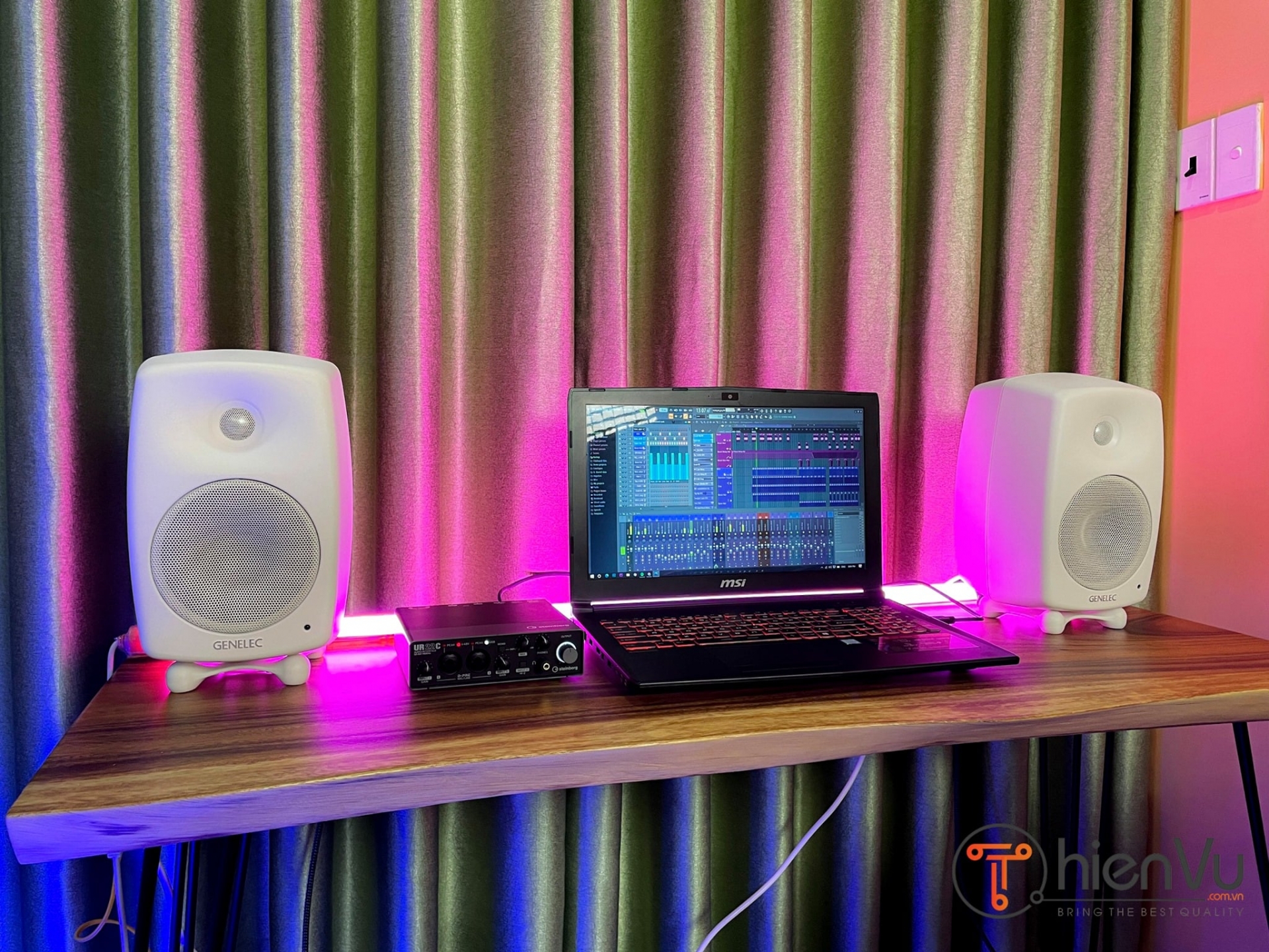 phong thu an tuong voi loa genelec 8030CW la diem nhan