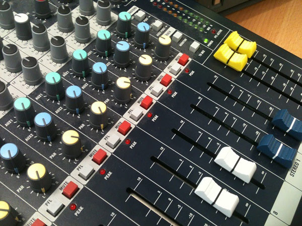 Mixer Soundcraft EPM 8 chính hãng