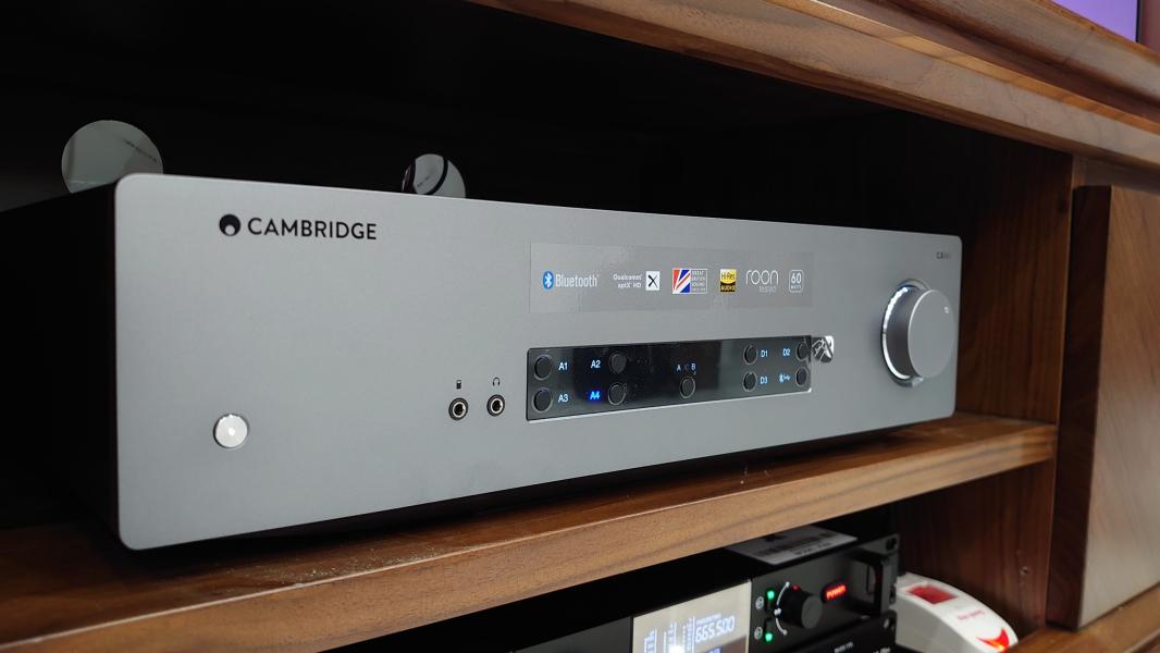 amply-nghe-nhac-cambridge-cxa61-silver