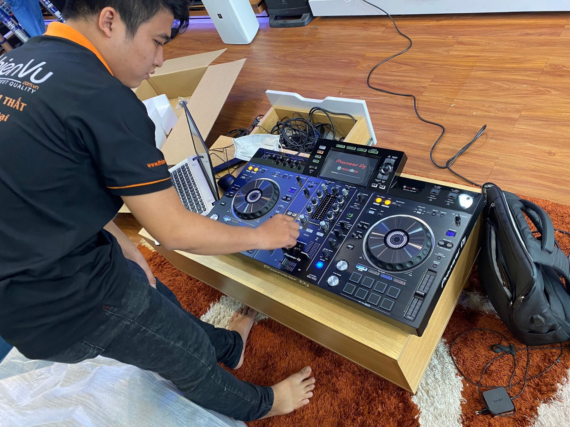 bàn dj pioneer xdj rx2